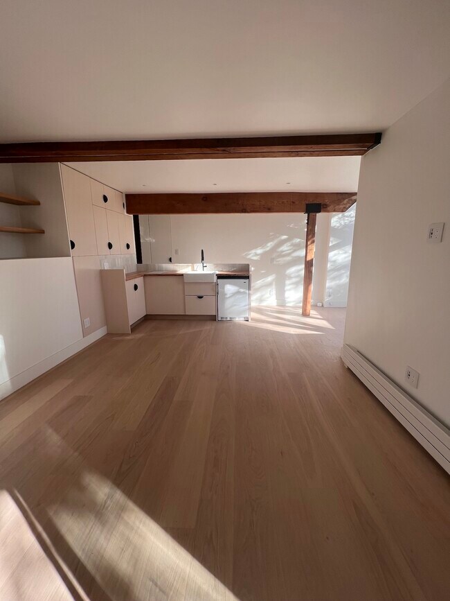 Building Photo - 321 Pine Hill Rd