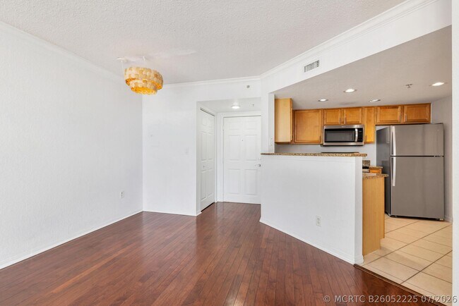 Building Photo - 1801 N Flagler Dr