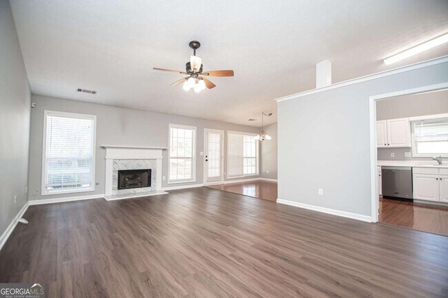 Foto del edificio - 907 Ashley Crossing Ln NW