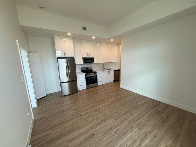 Building Photo - 6320 Sentinal Dr