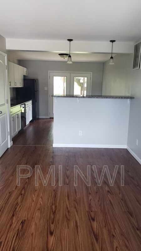 Building Photo - 5831 Creekview Ct W