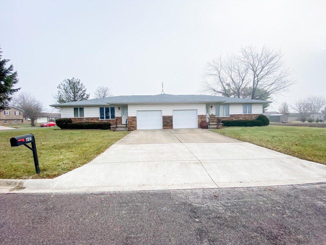 Foto principal - 601 Dixie Dr