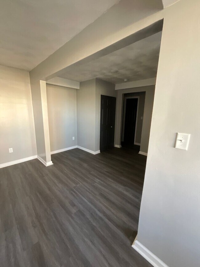 Foto del edificio - Experience Luxury Living at Park Harrison:...