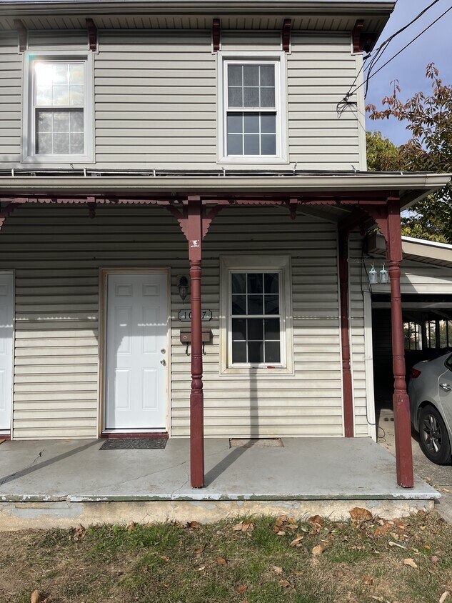 Foto principal - 1077 Main St