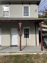 Building Photo - 1077 Main St