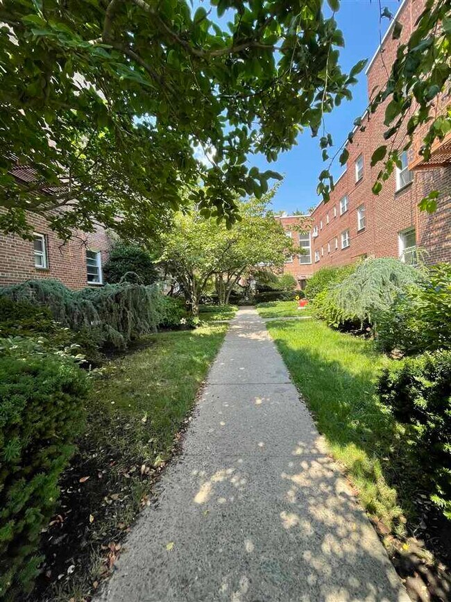 Foto del edificio - 40 Glenwood Ave