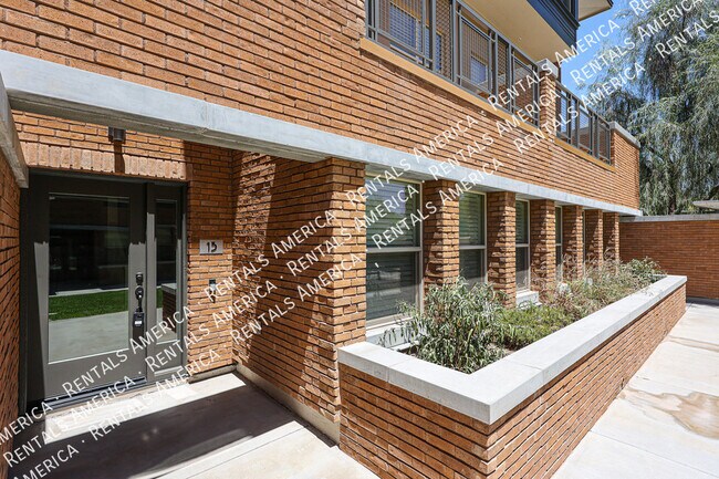 Foto del edificio - 1400 E Bethany Home Rd