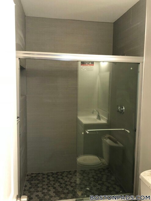 Building Photo - 39 Long Ave