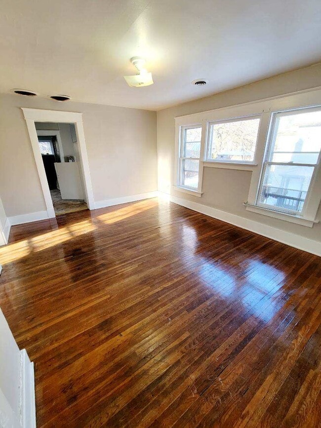 Building Photo - 424 Poplar St