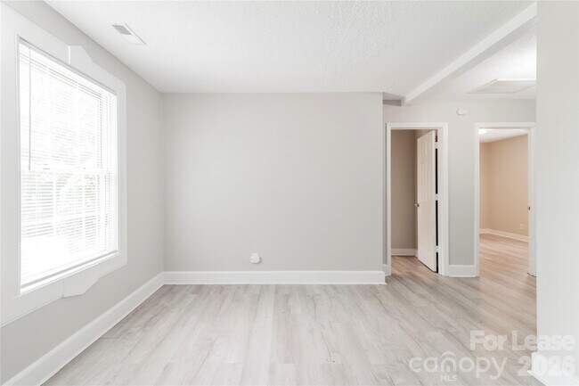 Building Photo - 2517 Hemphill St