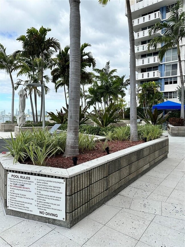 Building Photo - 1 br, 1 bath Condo - 800 West Ave Apt 523