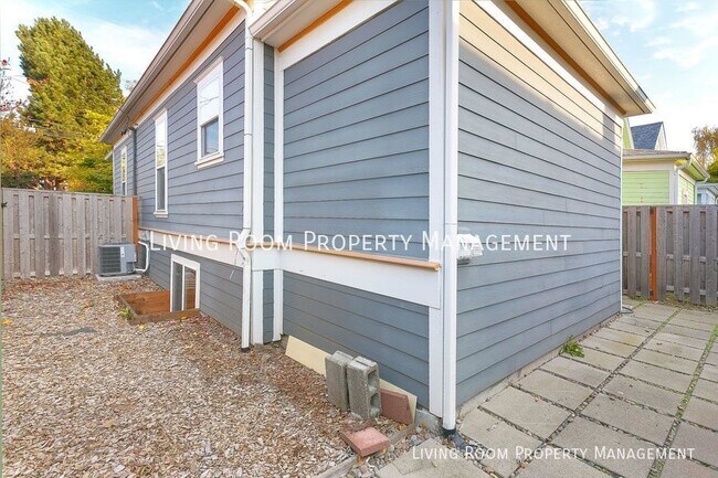 Foto del edificio - 3 Bedroom Craftsman Bungalow in NE Portland