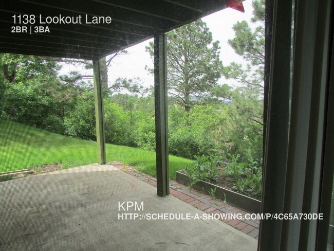 Building Photo - 1138 Lookout Ln