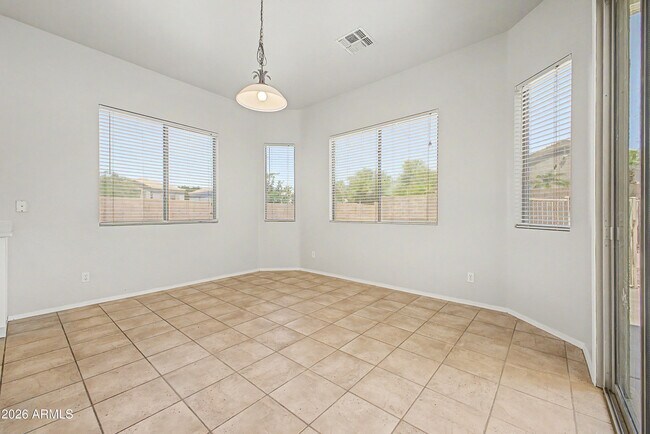 Foto del edificio - 8634 E Hillview St