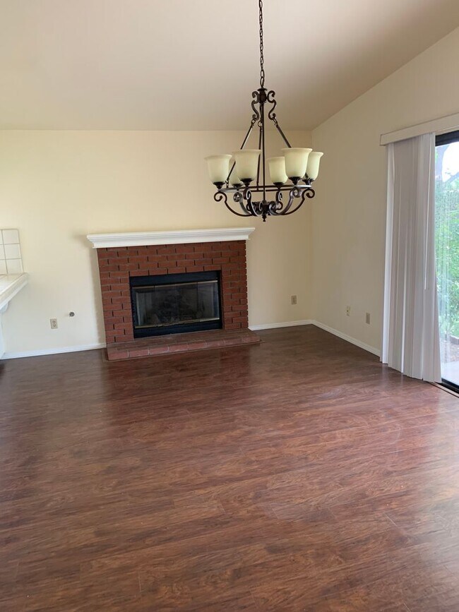 Building Photo - Just reduced! Well cared for home on the g...