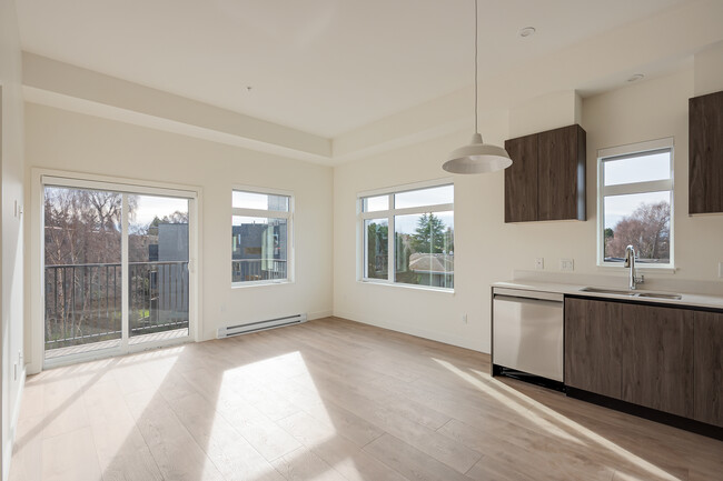 Building Photo - 565 Residences