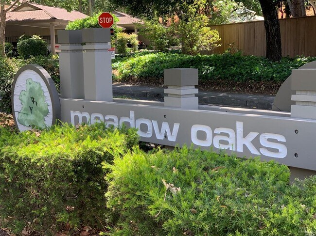 Foto del edificio - 16 Tudor Ct