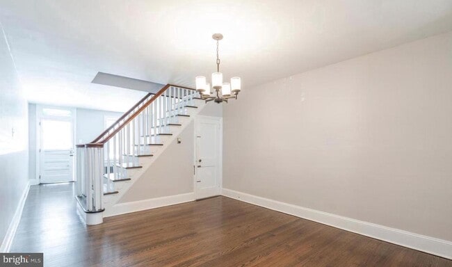 Building Photo - 34 Maple St