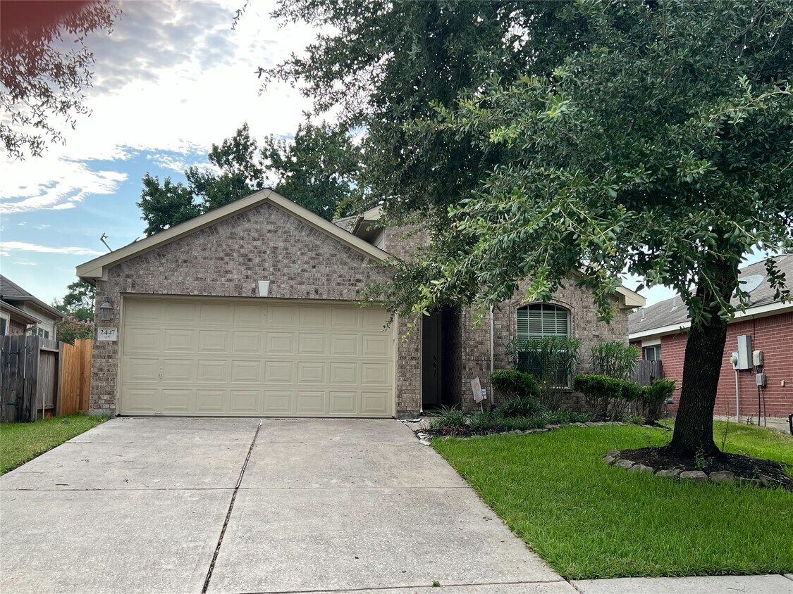 Foto principal - 2447 Morgan Ridge Ln