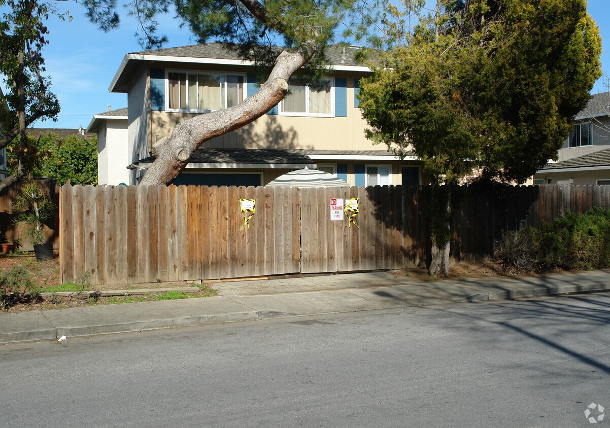 Building Photo - 1223 W Mckinley Ave