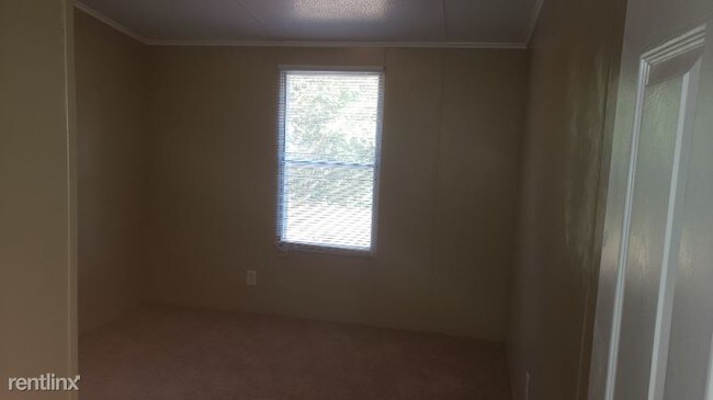 Building Photo - 3 br, 2 bath Mobile Home - 612 Englewood Dr