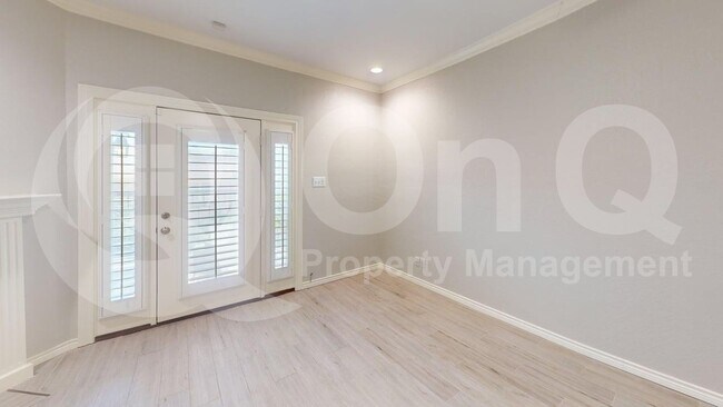 Foto del edificio - 6000 Auburndale Ave