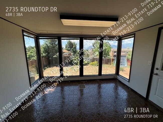 Foto del edificio - Amazing 4 Bedroom Home With Great Mountain...