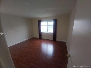 Foto del edificio - 3930 Crystal Lake Dr