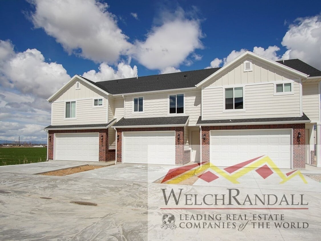 Primary Photo - Live Comfortably in West Haven – Beautiful 3BR, 2.5BA Townhome for Rent!