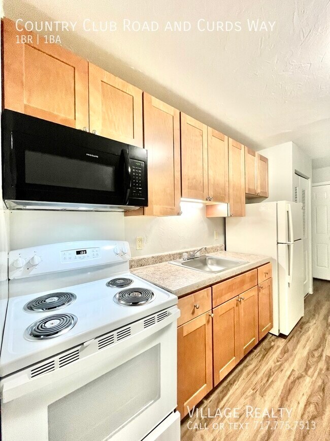 Building Photo - ONE MONTH FREE! Top floor! Newly-remodeled...
