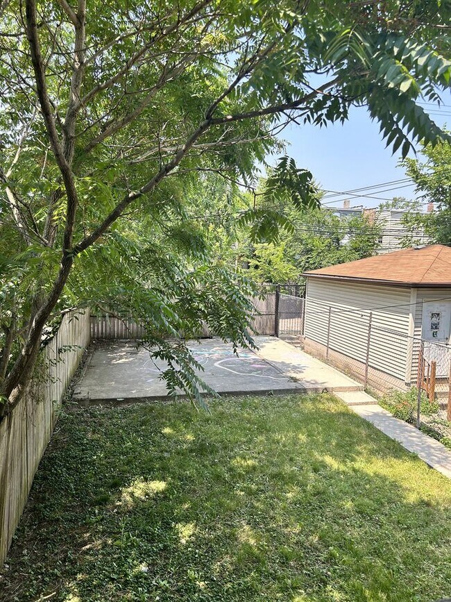 Foto del edificio - 1546 S Drake Ave