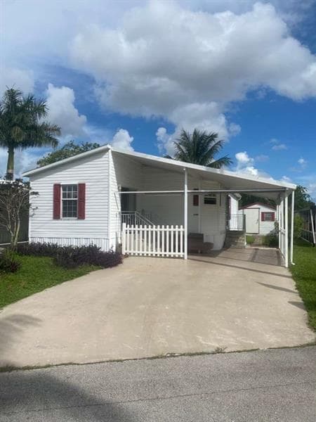 Building Photo - 2090 SW 85th Ave