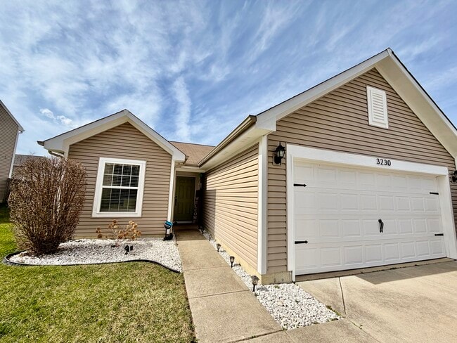 Foto del edificio - 3230 Monterey Dr