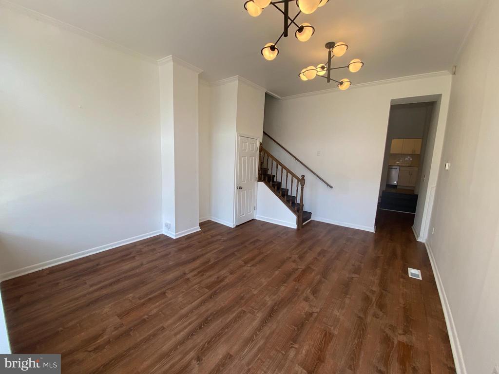 Foto principal - 4405 Baker St