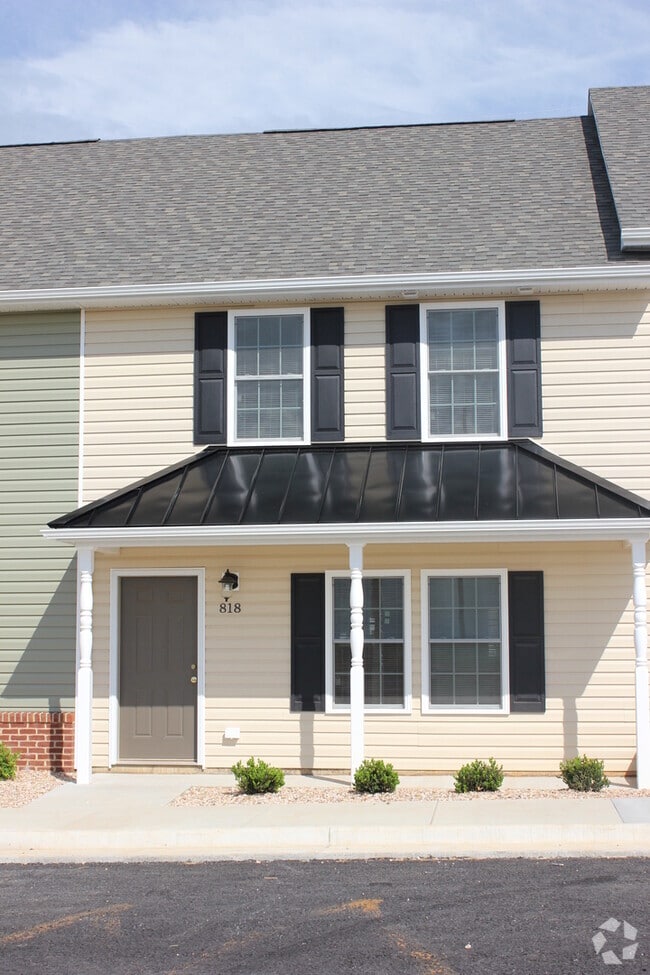 Building Photo - 820 Carson Cir
