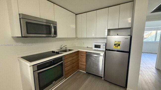 Building Photo - 820 15th St