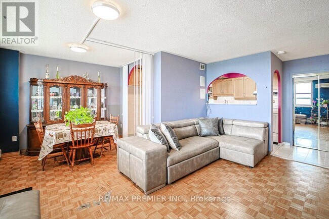 Building Photo - 3460 Keele St