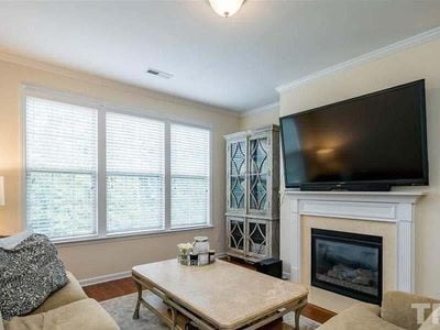 Building Photo - 2021 Valleystone Dr