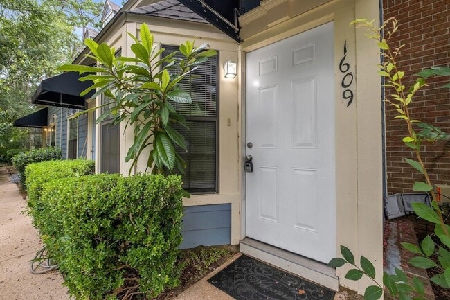 Photo - 1609 S Gadsden Street Unit Townhome