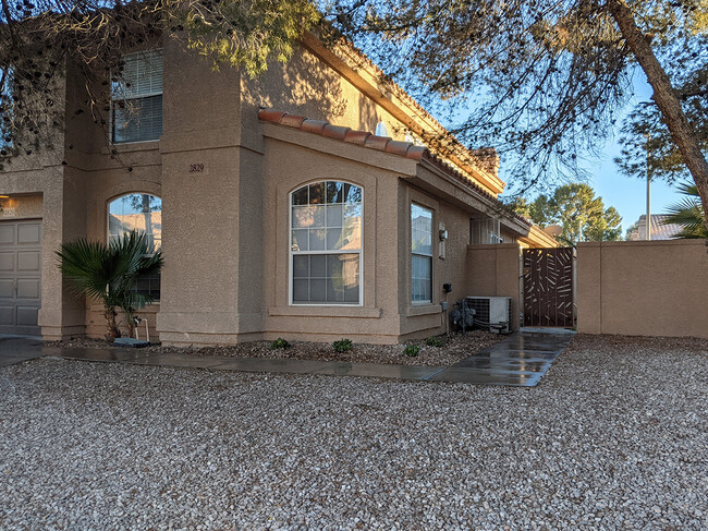 Front - 2829 Shannon Cove Dr