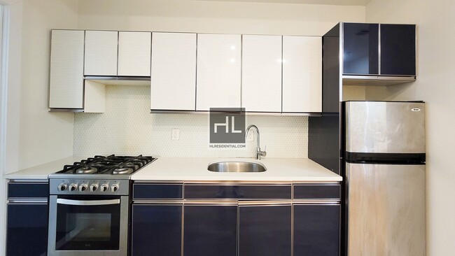 Building Photo - No-Fee two bedroom in Bed-Stuy