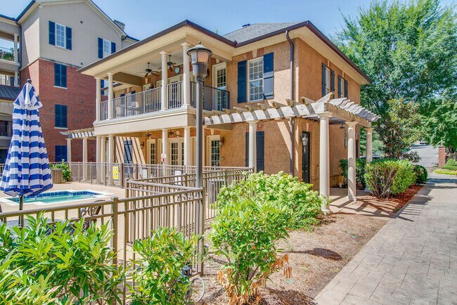 Building Photo - 309 Seven Springs Way