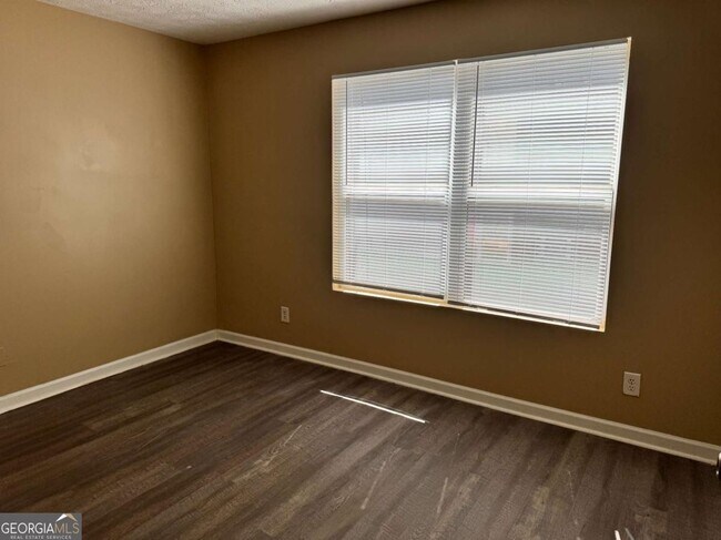 Foto del edificio - 3203 Fairington Ridge Cir