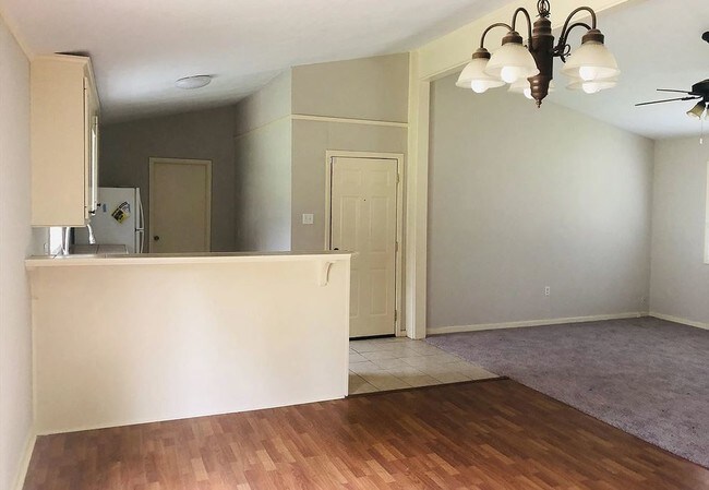 Building Photo - 451 Pemberton Dr