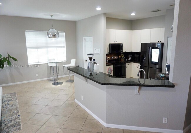 Building Photo - 878 Lavender Cir