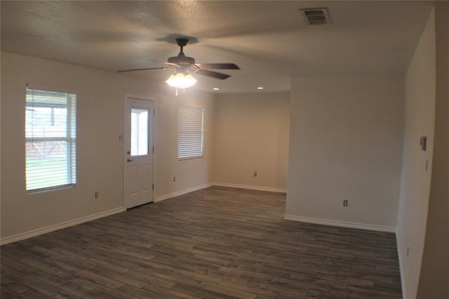 Building Photo - 461 Parkview Dr