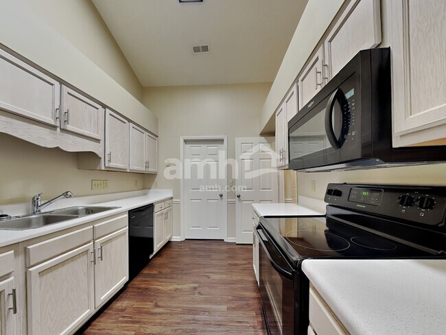Building Photo - 1520 Eagle Watch Ln