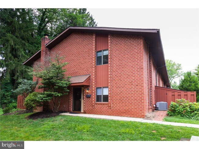 Foto del edificio - 901 Worthington Dr