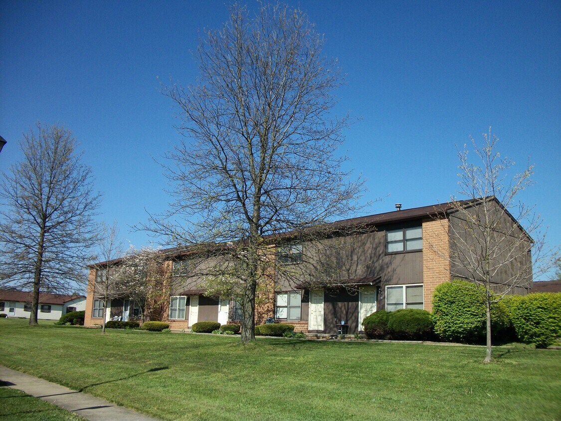 Foto del edificio - Chapel Square Townhomes