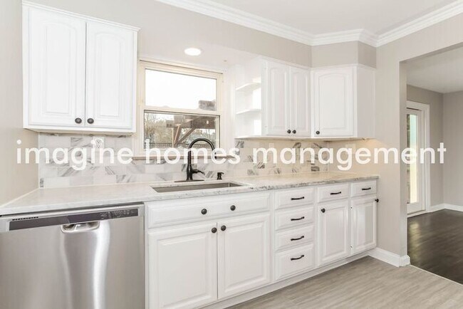 Building Photo - 7245 Osceola Dr